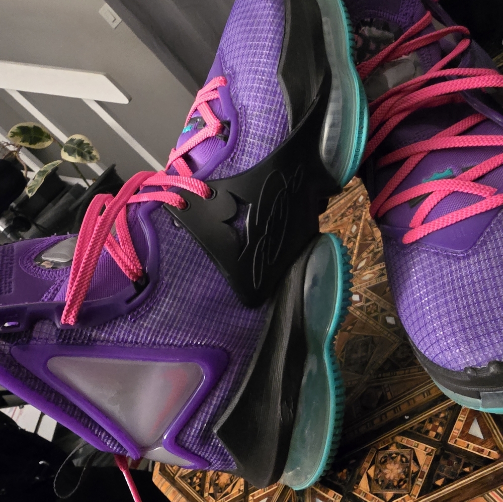 NIKE LEBRONS 19 SIZE 8.5 IN MENS - Picture 3 of 13